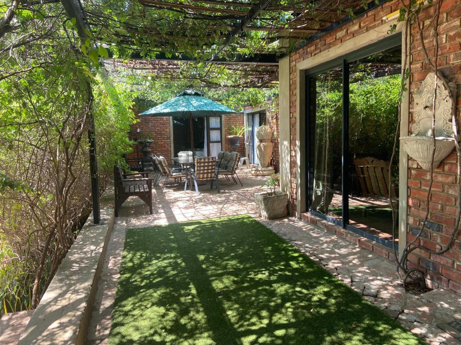 Aloe Guesthouse Klerksdorp Exterior photo
